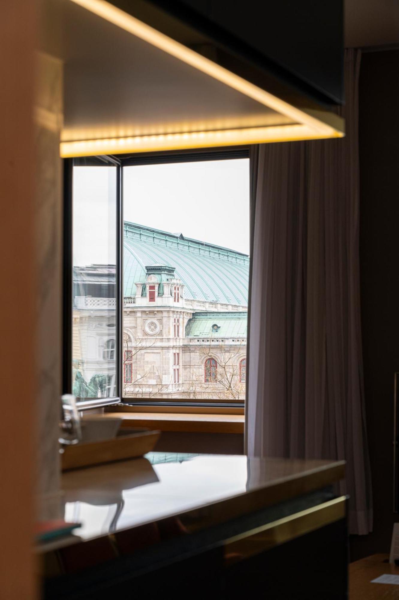 The Hotel 5*